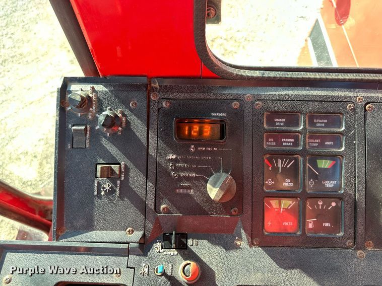 image for item DR2585 1981 Case IH 1440 Axial-Flow RWA combine