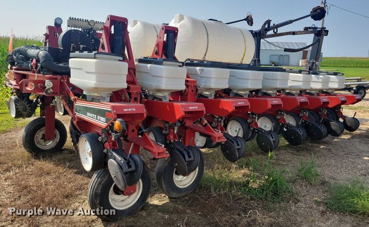 image for item DR4442 1996 AGCO White 6180 planter