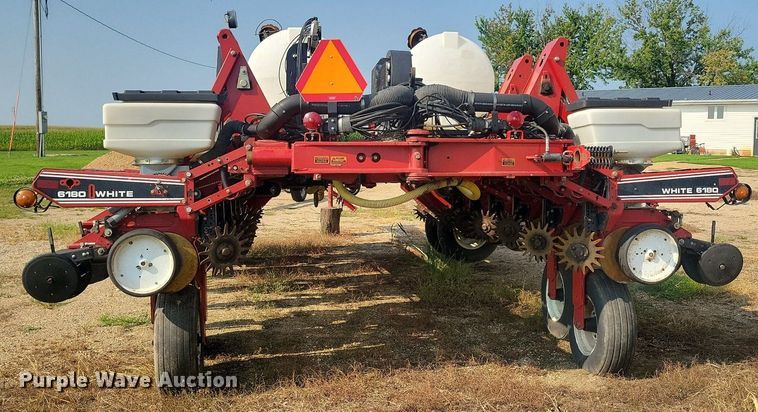 image for item DR4442 1996 AGCO White 6180 planter