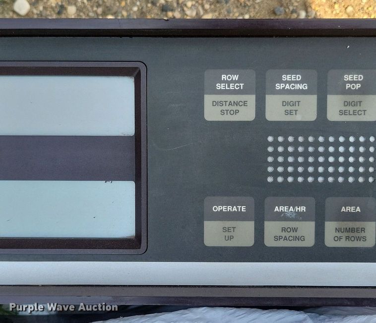 image for item DR4442 1996 AGCO White 6180 planter