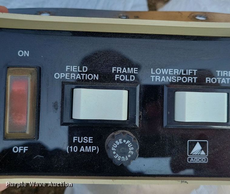 image for item DR4442 1996 AGCO White 6180 planter