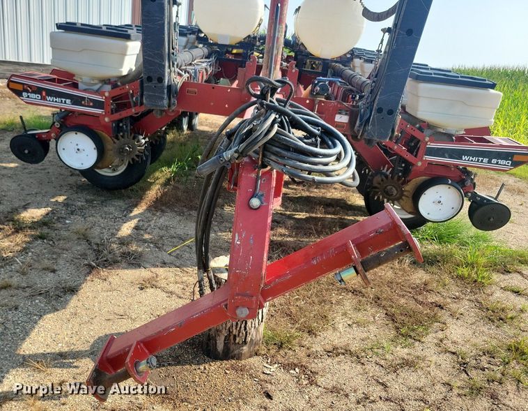 image for item DR4442 1996 AGCO White 6180 planter