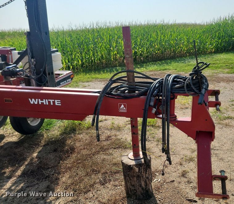image for item DR4442 1996 AGCO White 6180 planter