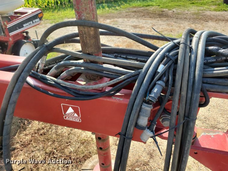 image for item DR4442 1996 AGCO White 6180 planter