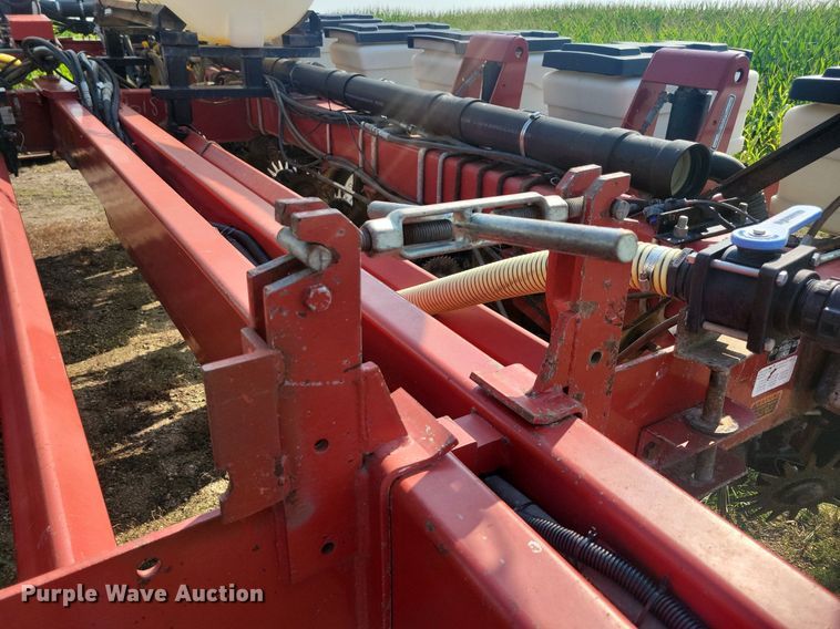 image for item DR4442 1996 AGCO White 6180 planter