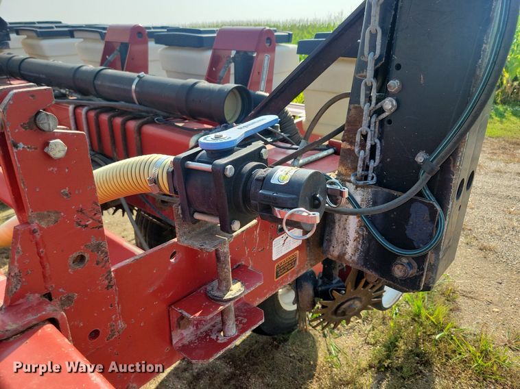 image for item DR4442 1996 AGCO White 6180 planter