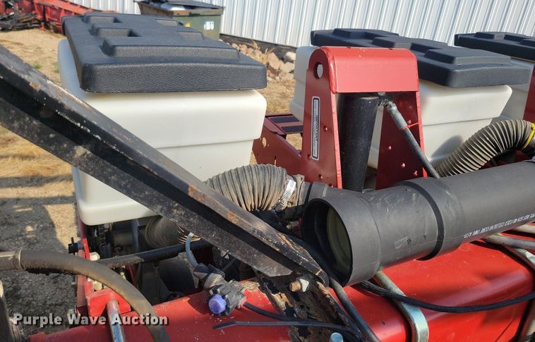 image for item DR4442 1996 AGCO White 6180 planter