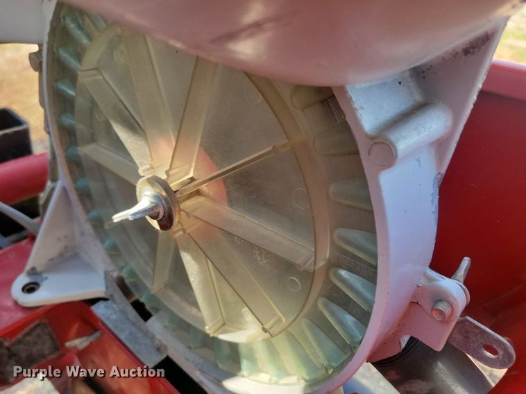 image for item DR4442 1996 AGCO White 6180 planter