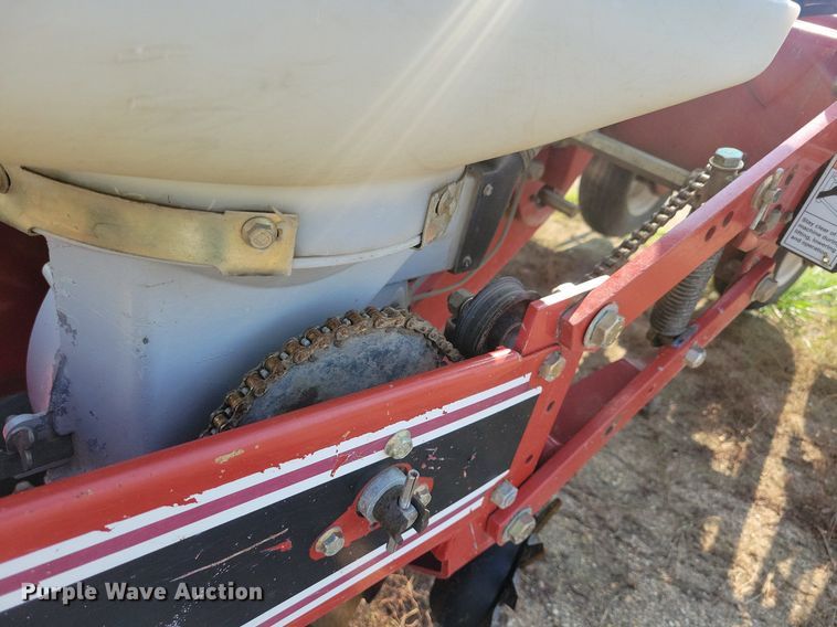 image for item DR4442 1996 AGCO White 6180 planter