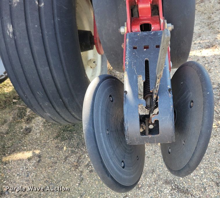 image for item DR4442 1996 AGCO White 6180 planter