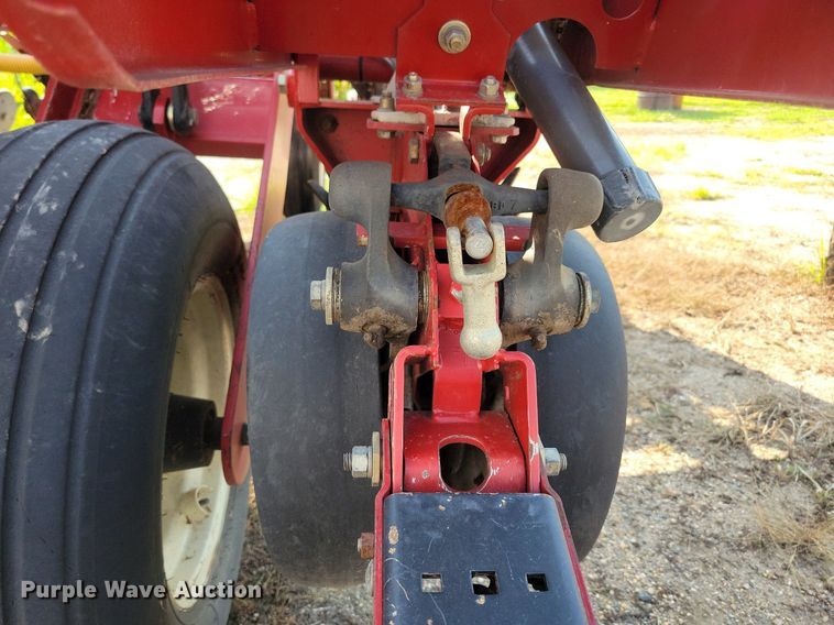 image for item DR4442 1996 AGCO White 6180 planter