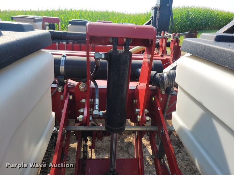 image for item DR4442 1996 AGCO White 6180 planter