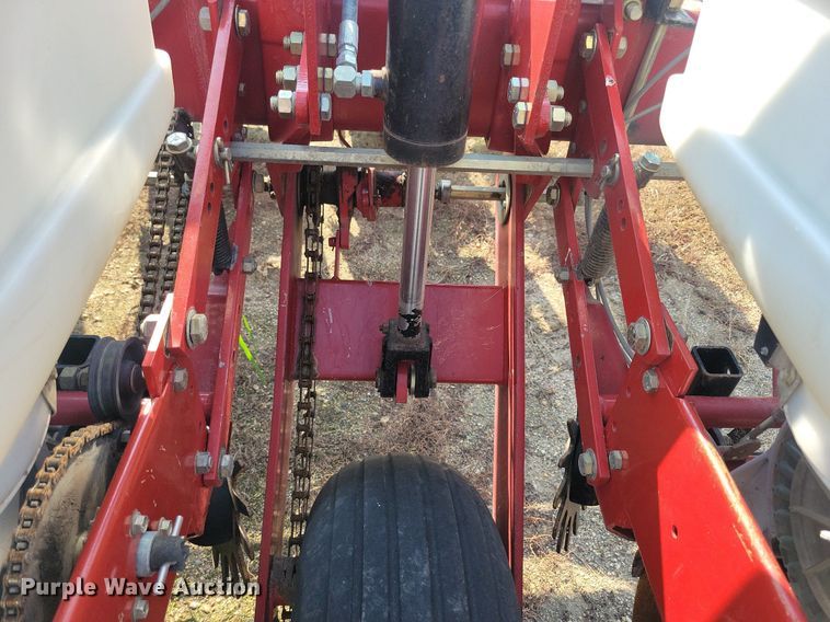 image for item DR4442 1996 AGCO White 6180 planter