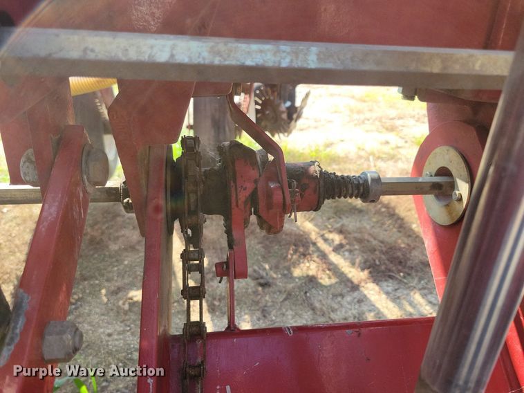 image for item DR4442 1996 AGCO White 6180 planter