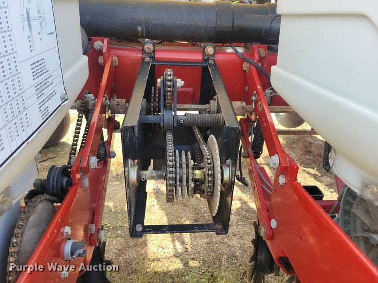 image for item DR4442 1996 AGCO White 6180 planter