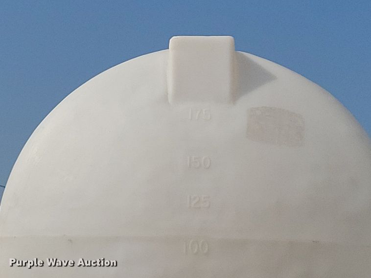 image for item DR4442 1996 AGCO White 6180 planter