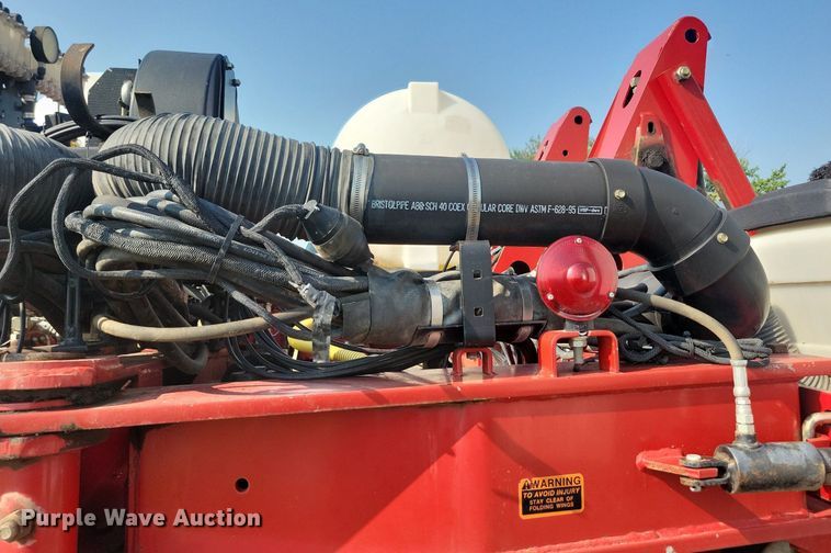 image for item DR4442 1996 AGCO White 6180 planter