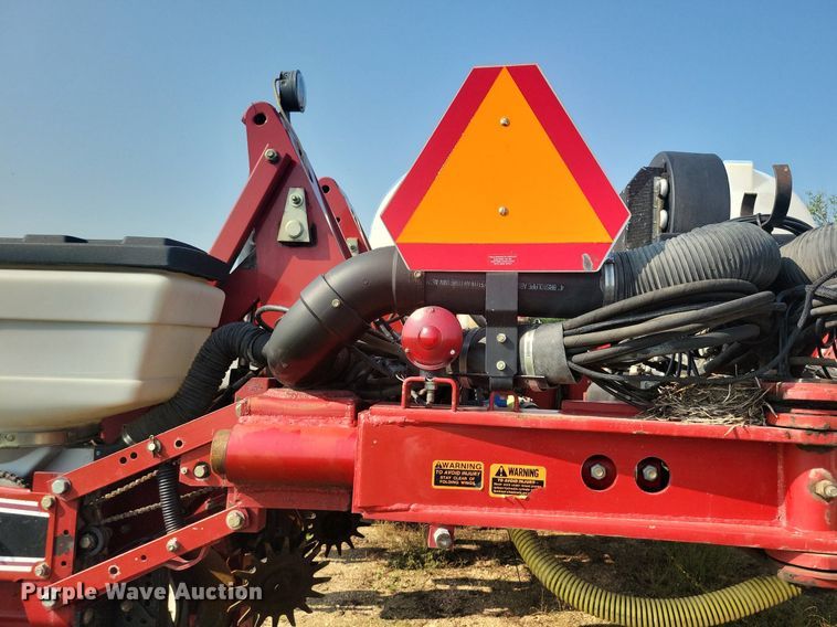 image for item DR4442 1996 AGCO White 6180 planter