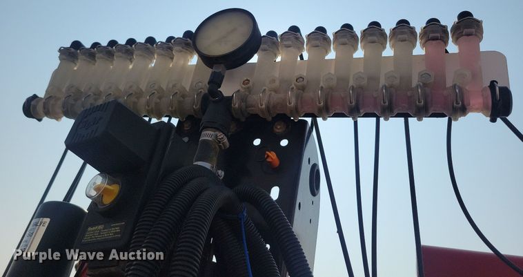 image for item DR4442 1996 AGCO White 6180 planter