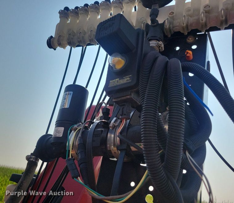 image for item DR4442 1996 AGCO White 6180 planter