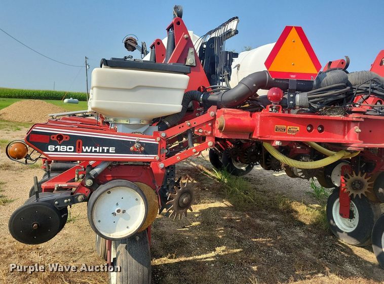 image for item DR4442 1996 AGCO White 6180 planter