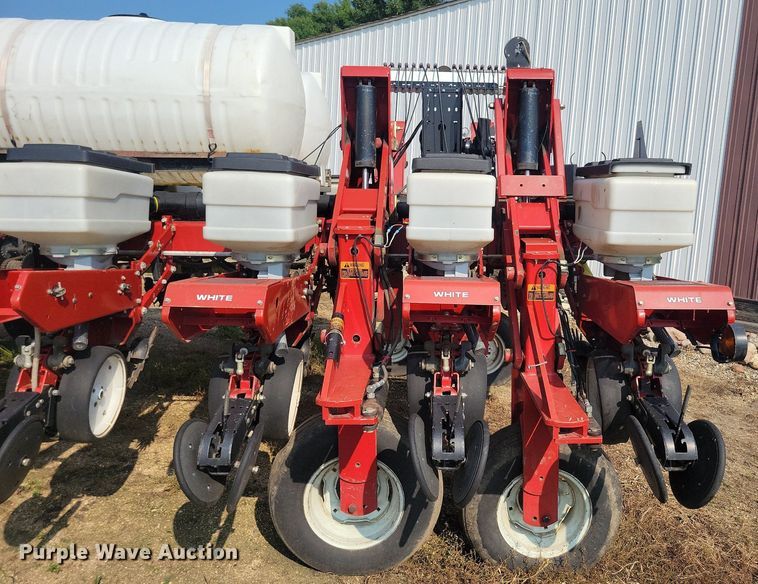 image for item DR4442 1996 AGCO White 6180 planter