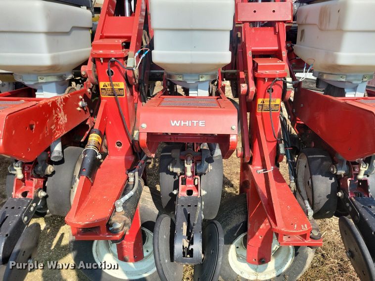 image for item DR4442 1996 AGCO White 6180 planter