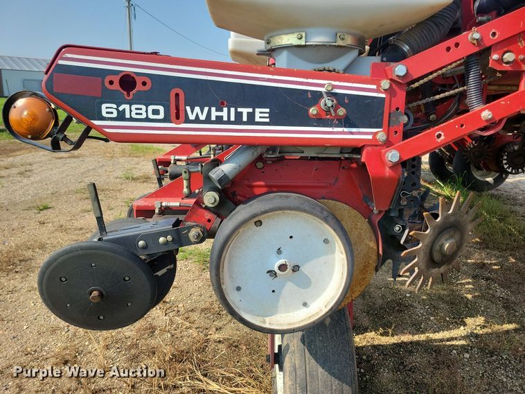 image for item DR4442 1996 AGCO White 6180 planter