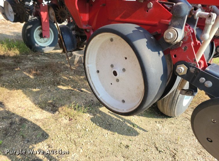 image for item DR4442 1996 AGCO White 6180 planter