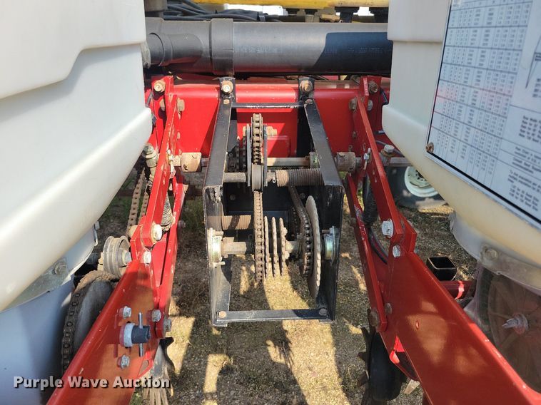 image for item DR4442 1996 AGCO White 6180 planter