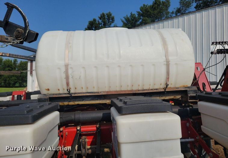 image for item DR4442 1996 AGCO White 6180 planter