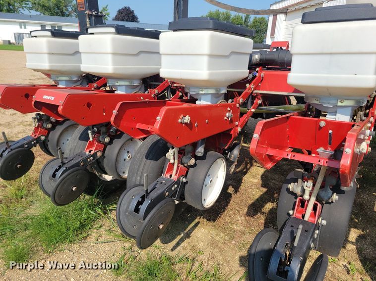 image for item DR4442 1996 AGCO White 6180 planter