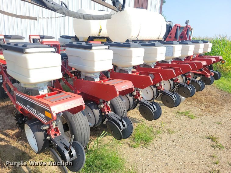 image for item DR4442 1996 AGCO White 6180 planter