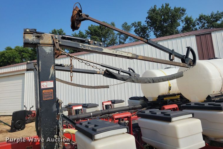 image for item DR4442 1996 AGCO White 6180 planter