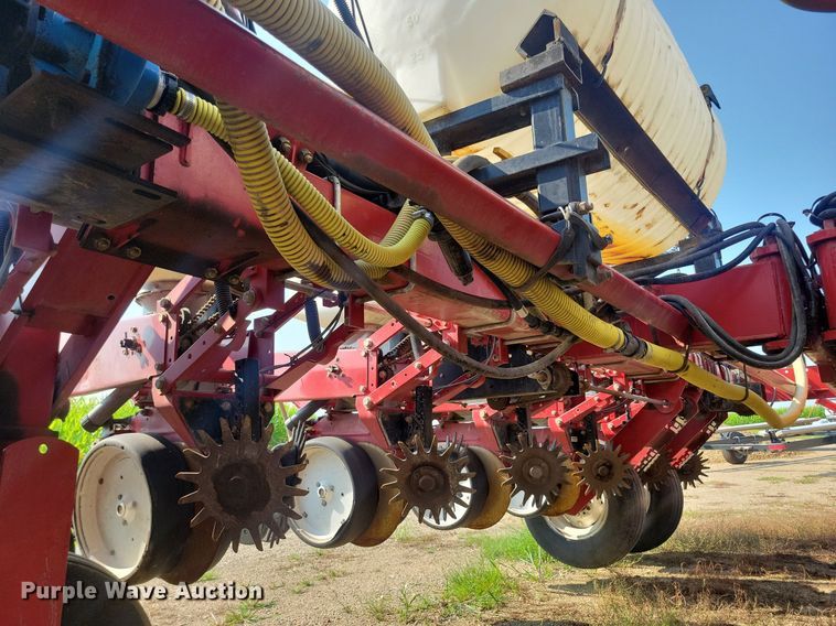 image for item DR4442 1996 AGCO White 6180 planter