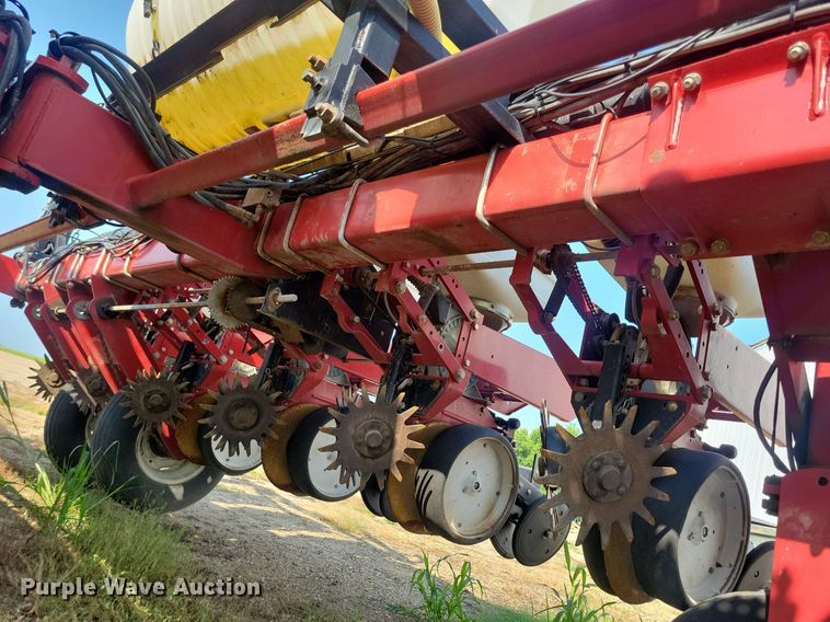 image for item DR4442 1996 AGCO White 6180 planter