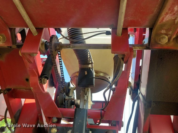 image for item DR4442 1996 AGCO White 6180 planter