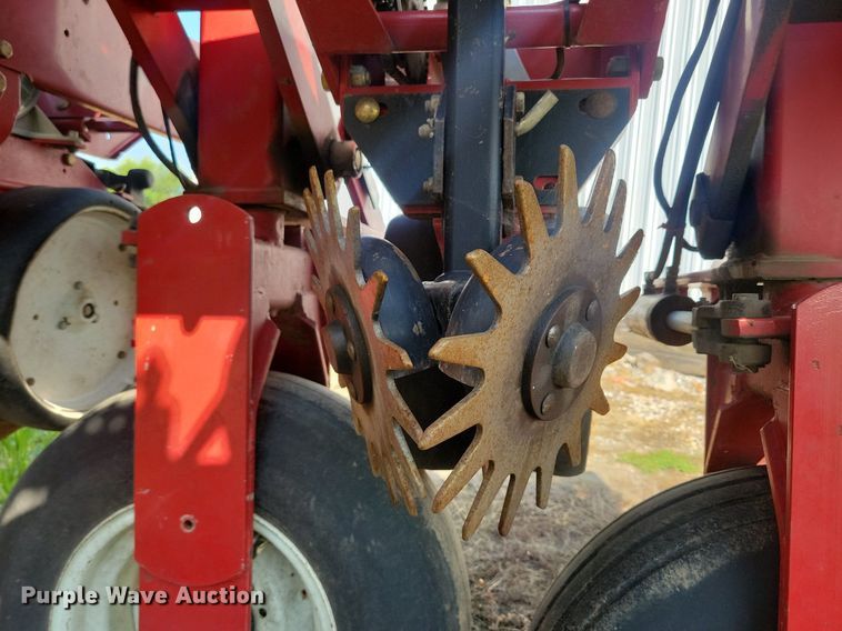 image for item DR4442 1996 AGCO White 6180 planter