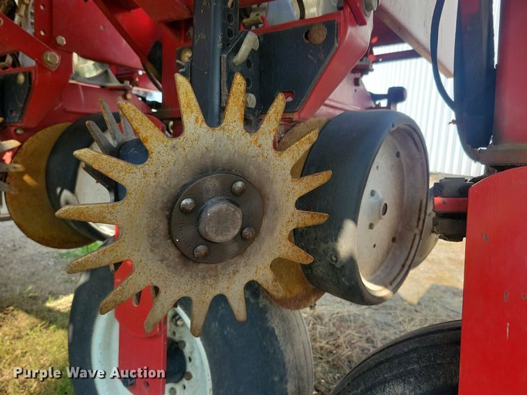 image for item DR4442 1996 AGCO White 6180 planter