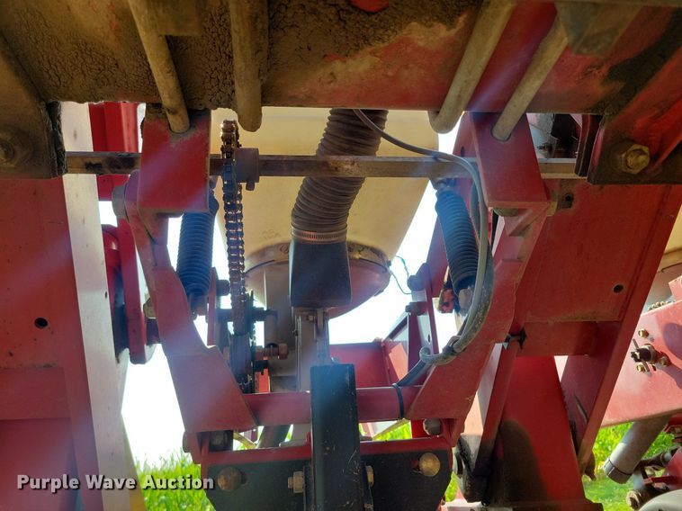 image for item DR4442 1996 AGCO White 6180 planter