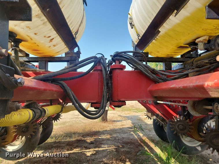 image for item DR4442 1996 AGCO White 6180 planter