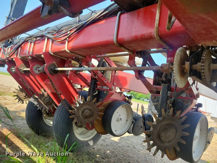 image for item DR4442 1996 AGCO White 6180 planter