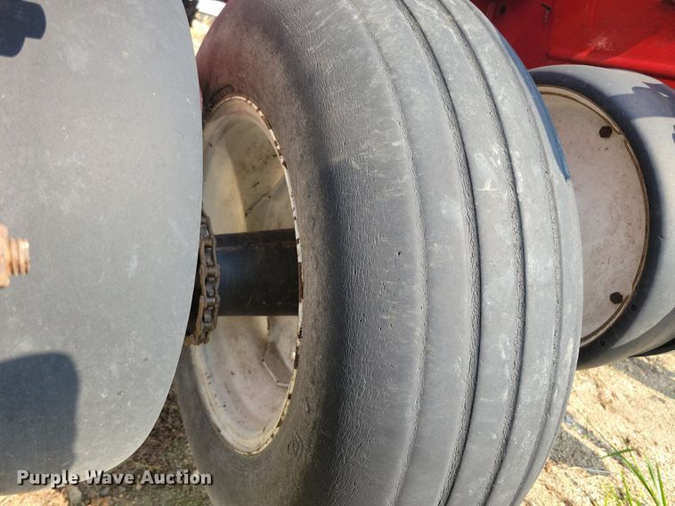 image for item DR4442 1996 AGCO White 6180 planter