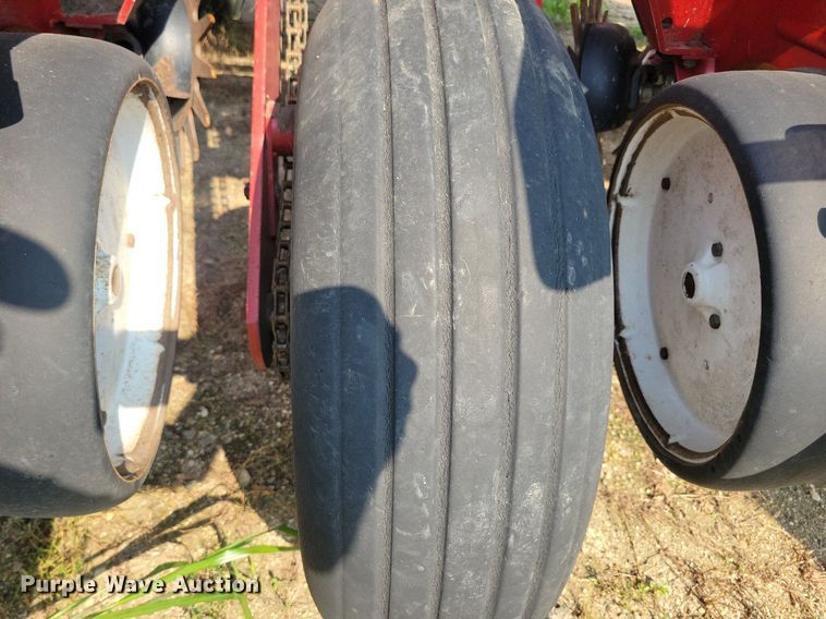 image for item DR4442 1996 AGCO White 6180 planter