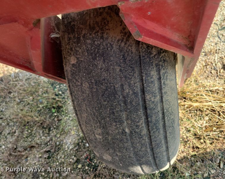 image for item DR4442 1996 AGCO White 6180 planter