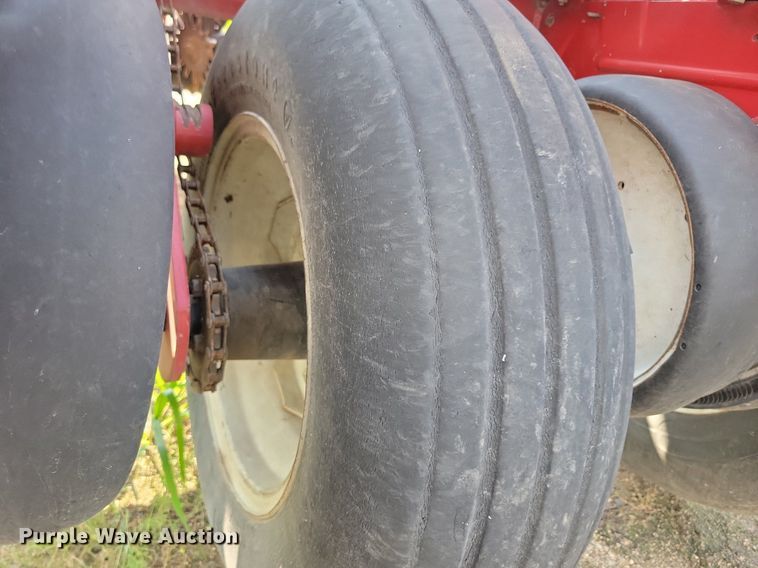 image for item DR4442 1996 AGCO White 6180 planter