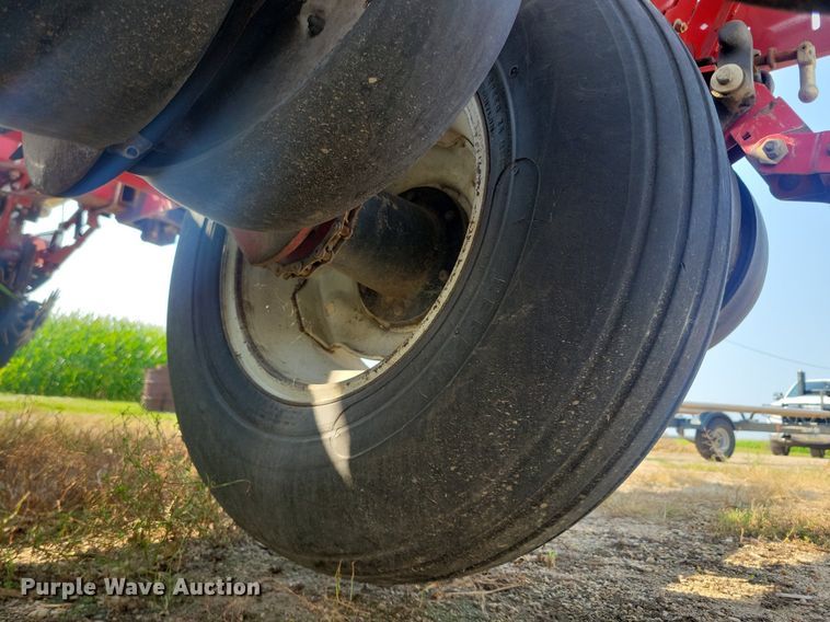 image for item DR4442 1996 AGCO White 6180 planter