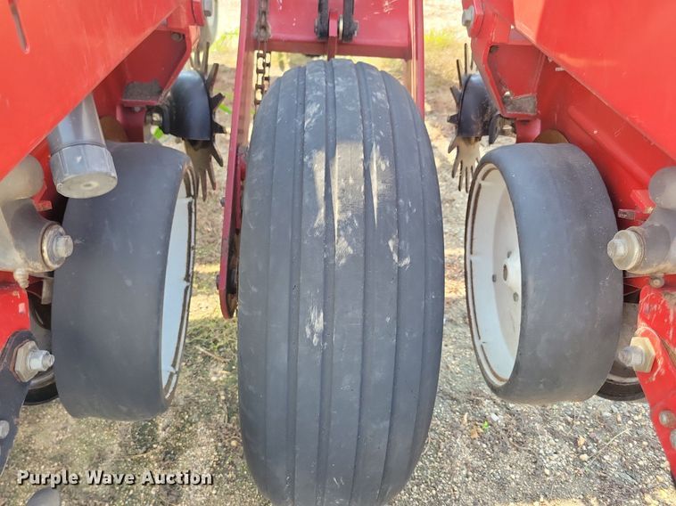 image for item DR4442 1996 AGCO White 6180 planter