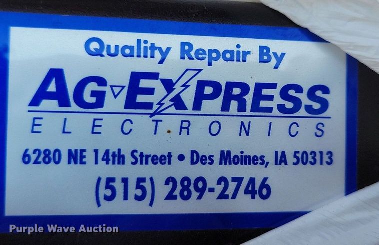 image for item DR4442 1996 AGCO White 6180 planter