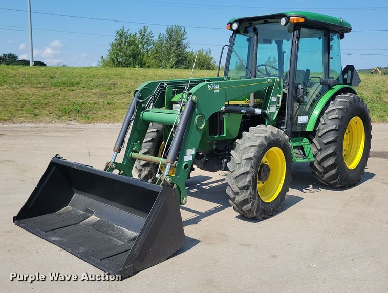 image for item DR4446 2003 John Deere 5520 MFWD tractor